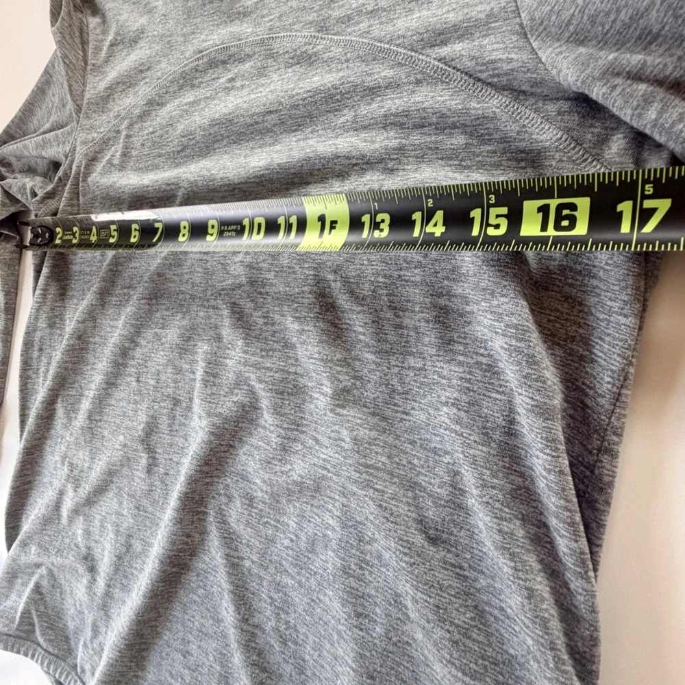 Nike Dri Fit Long Sleeve Running Top Women SM Gray Stretch Thumbholes Zip Pocket